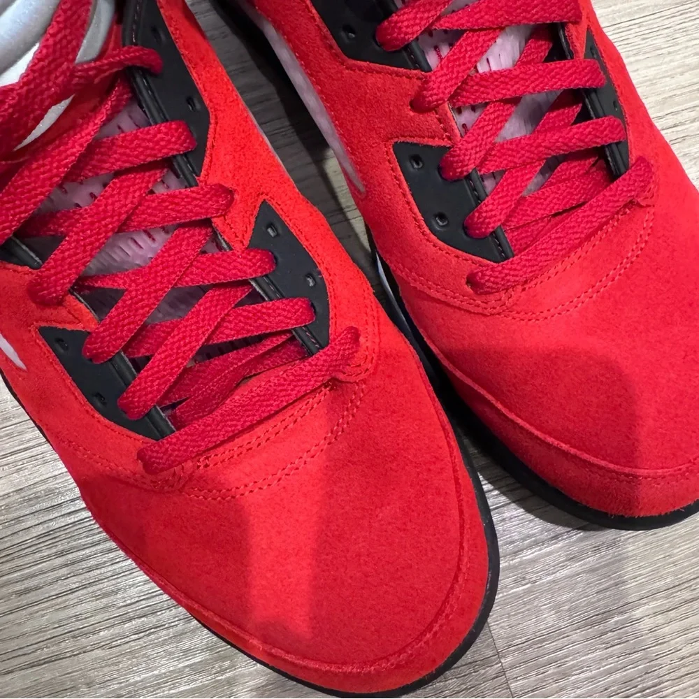 Jordan 5 Retro Raging Bull Sneakers - Picture 4 of 9